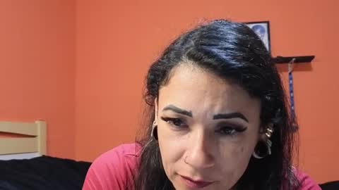 Snapshot of couple2021iam chatting on 10-20-25, 12:33 Alone online show from 10-20-25, 12:33