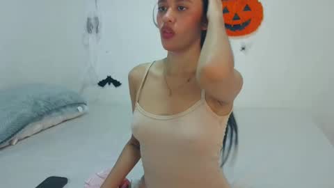 Snapshot of couple777sexy chatting on 10-16-25, 09:16 Andri online show from 10-16-25, 09:16
