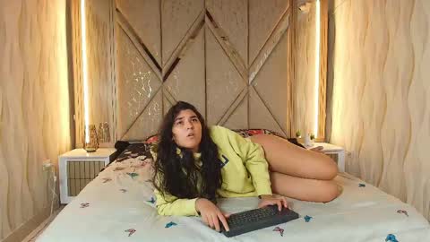 Snapshot of couple_hot_2025 chatting on 04-15-26, 07:48 Ricardo Isabella online show from 04-15-26, 07:48