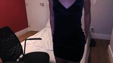 Snapshot of couple_nuts chatting on 12-14-24, 09:13 couple_nuts online show from 12-14-24, 09:13