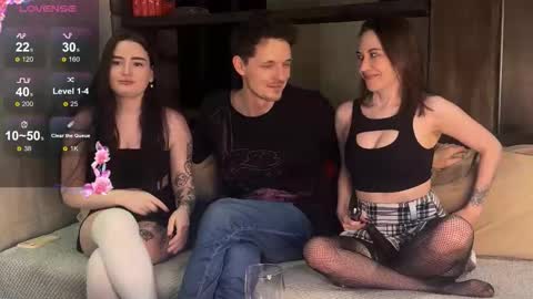 Alex and Mia online show from 03-01-26, 03:25