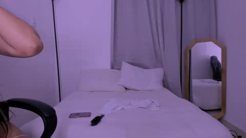 Snapshot of couple_sexxo chatting on 12-15-24, 12:18 Couple sexxo online show from 12-15-24, 12:18
