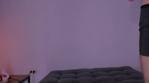 Snapshot of couple_sexxo chatting on 09-10-25, 02:44 Couple sexxo online show from 09-10-25, 02:44