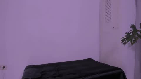 Snapshot of couple_sexxo chatting on 10-19-25, 02:34 Couple sexxo online show from 10-19-25, 02:34