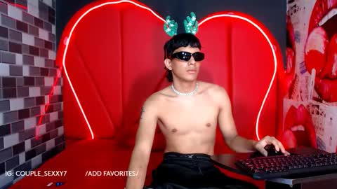 Snapshot of couple_sexxy7 chatting on 12-20-24, 01:22 MIA LIZ AND SAM online show from 12-20-24, 01:22