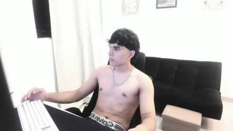 MIA LIZ AND SAM online show from 07-23-26, 04:43