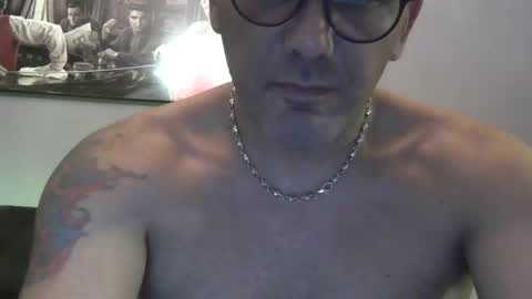 Snapshot of couplehootxxx chatting on 01-17-25, 03:22 julia and don online show from 01-17-25, 03:22