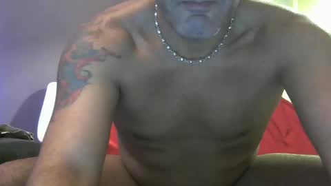 Snapshot of couplehootxxx chatting on 11-03-25, 03:46 julia and don online show from 11-03-25, 03:46