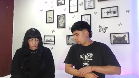 Snapshot of coupsextop chatting on 01-10-25, 04:33 Juli and Liam online show from 01-10-25, 04:33