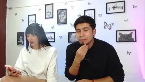 Snapshot of coupsextop chatting on 02-28-25, 05:04 Juli and Liam online show from 02-28-25, 05:04