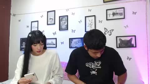 Snapshot of coupsextop chatting on 03-08-25, 04:45 Juli and Liam online show from 03-08-25, 04:45
