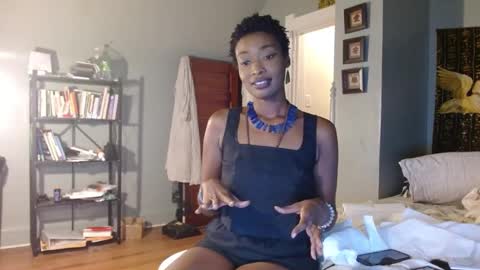 Courtney online show from 10-11-25, 07:45