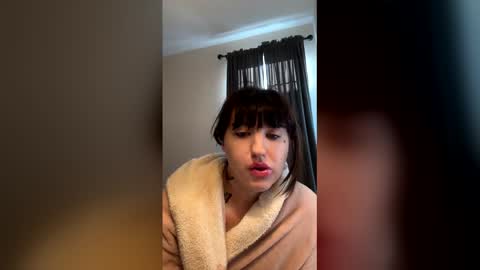 courtneysinclair43 online show from 04-07-26, 09:37