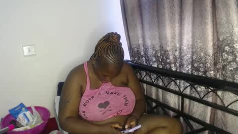 Snapshot of cozy_dion chatting on 06-09-26, 09:10 Erykah online show from 06-09-26, 09:10