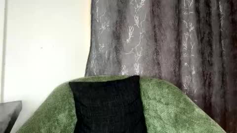 Snapshot of crave_meslowly chatting on 04-28-26, 04:50 Taliee online show from 04-28-26, 04:50