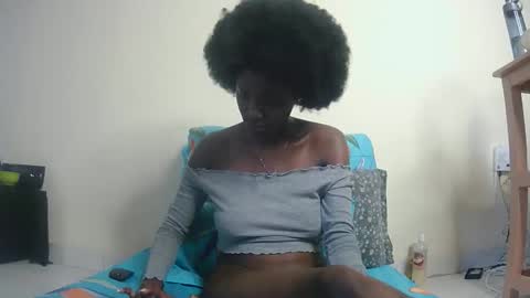 Snapshot of cravemybody chatting on 02-20-26, 10:16 kiki online show from 02-20-26, 10:16