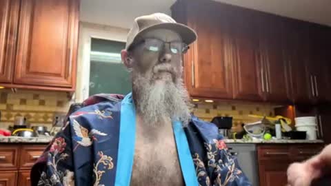 Snapshot of craven_moreass chatting on 06-28-26, 01:39 Dick Fitswell online show from 06-28-26, 01:39