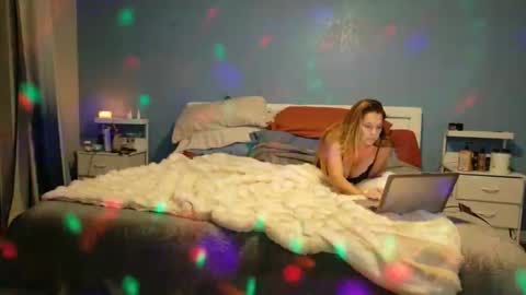 Snapshot of craveusxo chatting on 02-16-26, 04:08 CraveUsXo online show from 02-16-26, 04:08