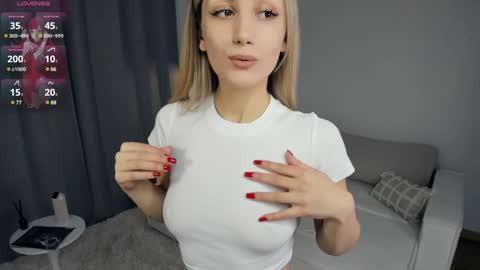 Snapshot of crazy_selfi chatting on 01-23-25, 07:29 Emma online show from 01-23-25, 07:29