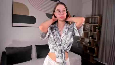 Emma online show from 03-09-26, 05:11