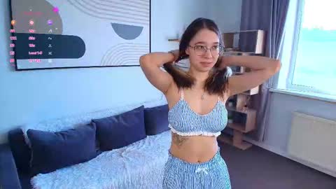 Emma online show from 03-17-26, 07:01