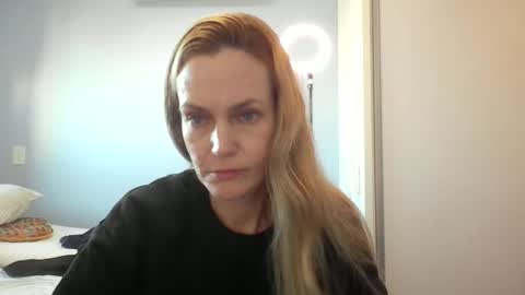 Snapshot of crazyanny chatting on 06-05-26, 10:43 Anny online show from 06-05-26, 10:43