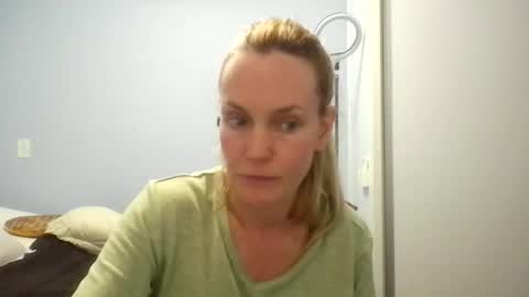 Snapshot of crazyanny chatting on 06-15-26, 12:24 Anny online show from 06-15-26, 12:24