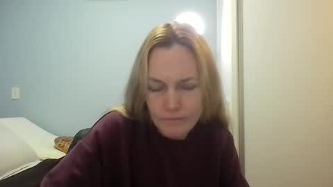Snapshot of crazyanny chatting on 07-08-26, 12:42 Anny online show from 07-08-26, 12:42