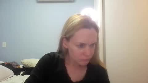 Snapshot of crazyanny chatting on 07-17-26, 06:02 Anny online show from 07-17-26, 06:02