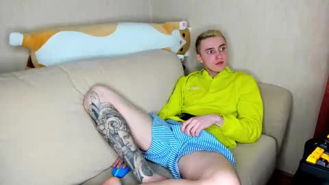 Alex online show from 02-26-25, 05:07