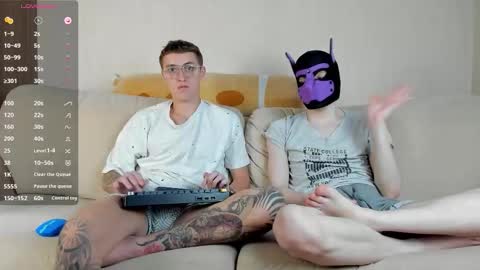 Snapshot of crazybottom99 chatting on 02-04-26, 05:19 Alex online show from 02-04-26, 05:19