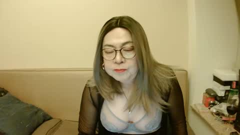 Snapshot of crazychika chatting on 03-01-25, 08:42 Kelly online show from 03-01-25, 08:42