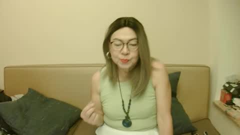 Snapshot of crazychika chatting on 10-12-25, 03:33 Kelly online show from 10-12-25, 03:33