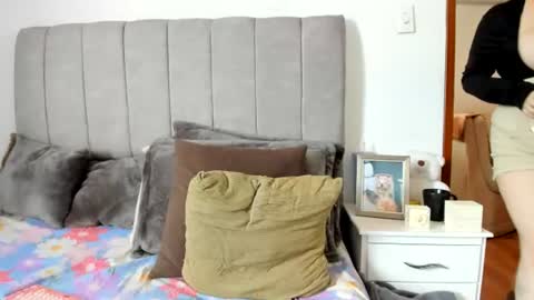 Snapshot of crazygirlsweet chatting on 07-24-26, 02:26 LAURA online show from 07-24-26, 02:26