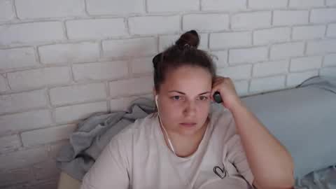 Crazyy Girl  online show from 10-23-25, 03:00