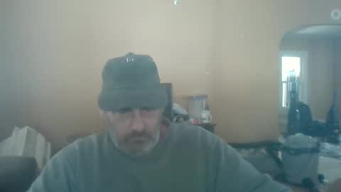 Snapshot of cre9876 chatting on 02-17-25, 06:37 alway horny online show from 02-17-25, 06:37