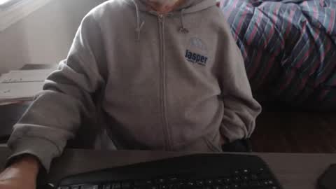 Creamormilk online show from 09-18-25, 12:40