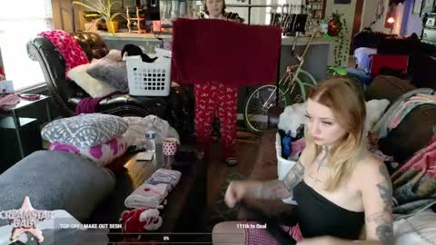 Snapshot of creamstarbaby chatting on 05-11-26, 07:44 CHEETA KITTEN online show from 05-11-26, 07:44