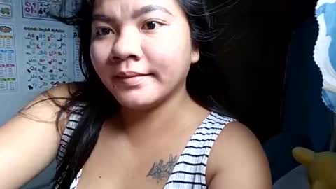 Snapshot of creamy_cunt4uxx chatting on 10-11-25, 11:47 my pussy always wet online show from 10-11-25, 11:47