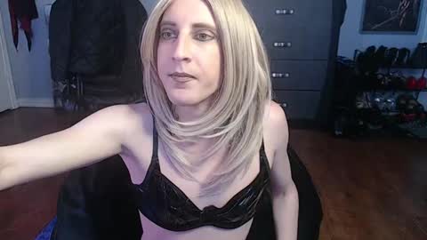 Sylvia online show from 02-26-25, 03:42