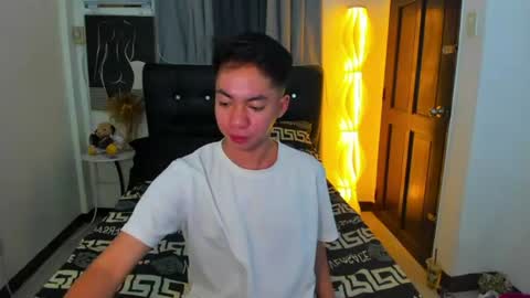 Snapshot of creamycummatthew chatting on 06-27-26, 02:27 MATT online show from 06-27-26, 02:27