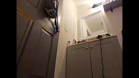 Snapshot of creamymilf11 chatting on 10-26-25, 08:48 creamymilf11 online show from 10-26-25, 08:48