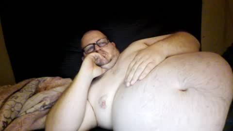 Snapshot of creeeping_death chatting on 12-25-24, 10:39 The hopeless romantic online show from 12-25-24, 10:39