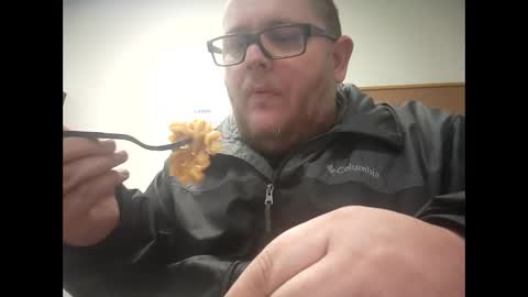 Snapshot of creeeping_death chatting on 01-11-25, 03:13 The hopeless romantic online show from 01-11-25, 03:13