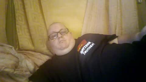 Snapshot of creeeping_death chatting on 04-27-26, 01:25 The hopeless romantic online show from 04-27-26, 01:25