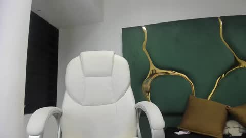 Snapshot of criistaal__ chatting on 02-03-25, 08:24 Criistaal   online show from 02-03-25, 08:24