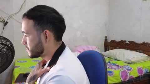 Snapshot of cris_simons chatting on 01-03-25, 04:33 cris_simons online show from 01-03-25, 04:33