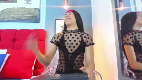 Snapshot of crisevanz18 chatting on 09-10-25, 09:48 Cris Evanz online show from 09-10-25, 09:48