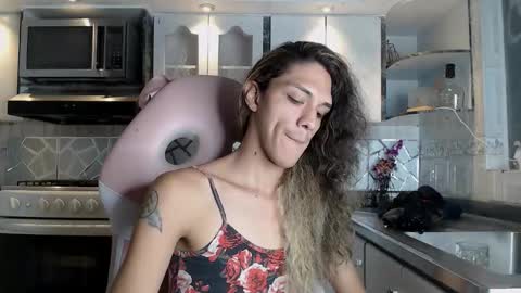 Snapshot of crisozzz chatting on 03-02-26, 08:48 Cristina Onazis online show from 03-02-26, 08:48