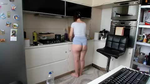 Snapshot of crissnight chatting on 07-16-26, 08:42 Twitter Christinne p online show from 07-16-26, 08:42